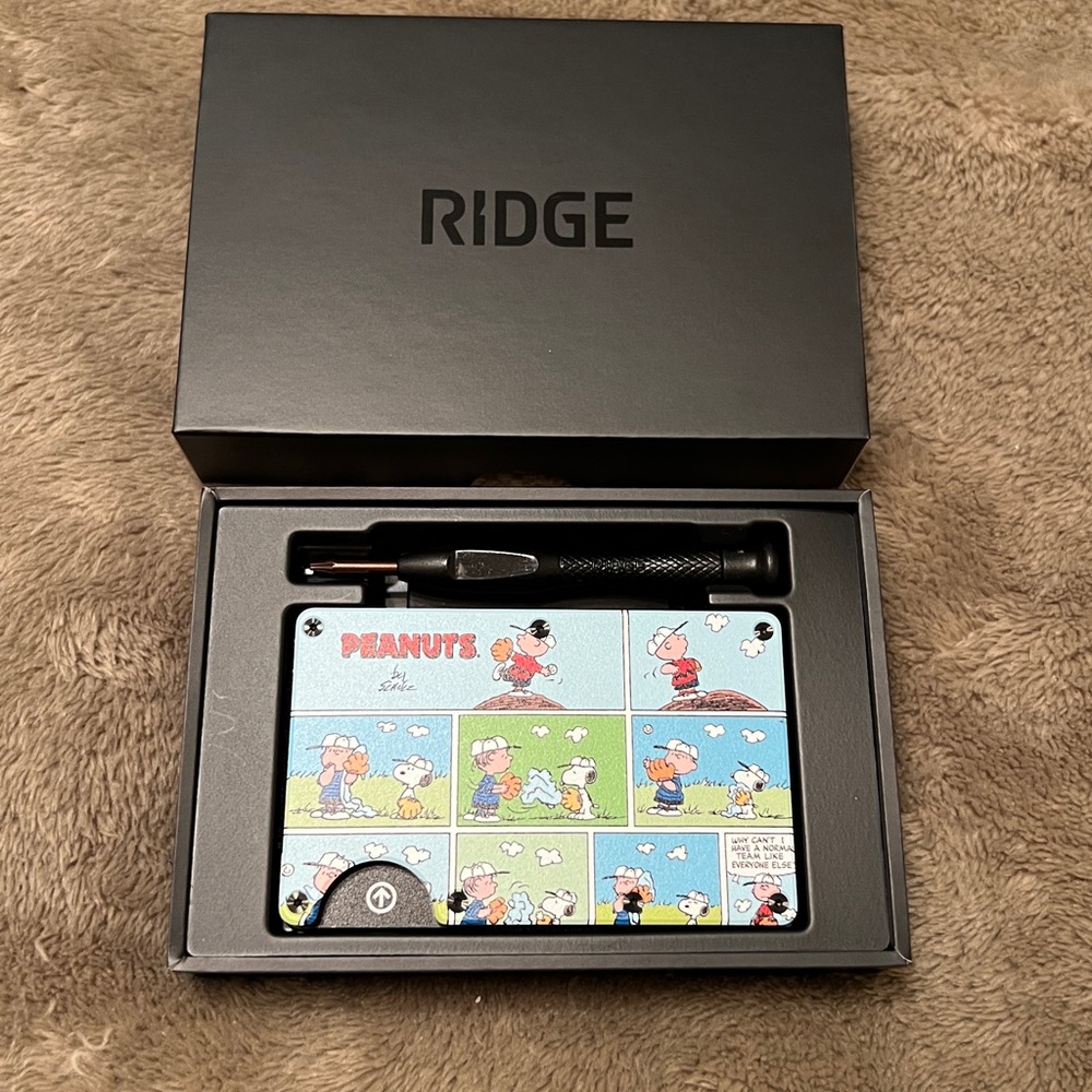 New RIDGE PEANUTS WALLET. Collectors, Limited Edition